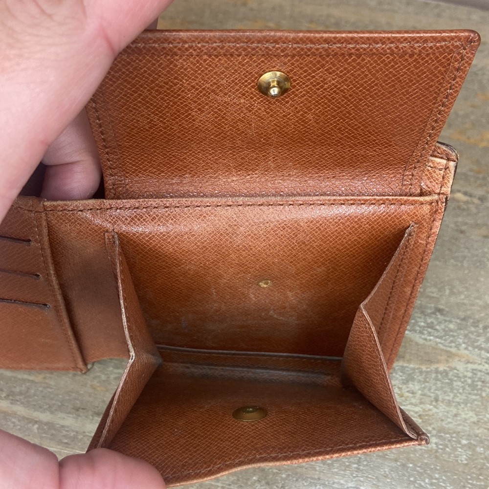 Louis Vuitton Bifold wallet - Picture 8 of 15